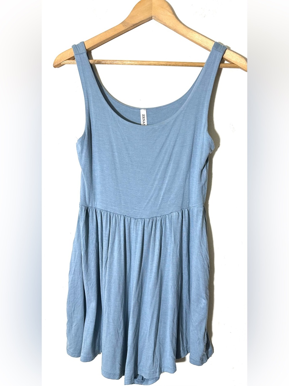 Zenana Outfitters Double Layered Sleeveless Pocket Romper Kelly Green Sz Medium - Picture 2 of 6